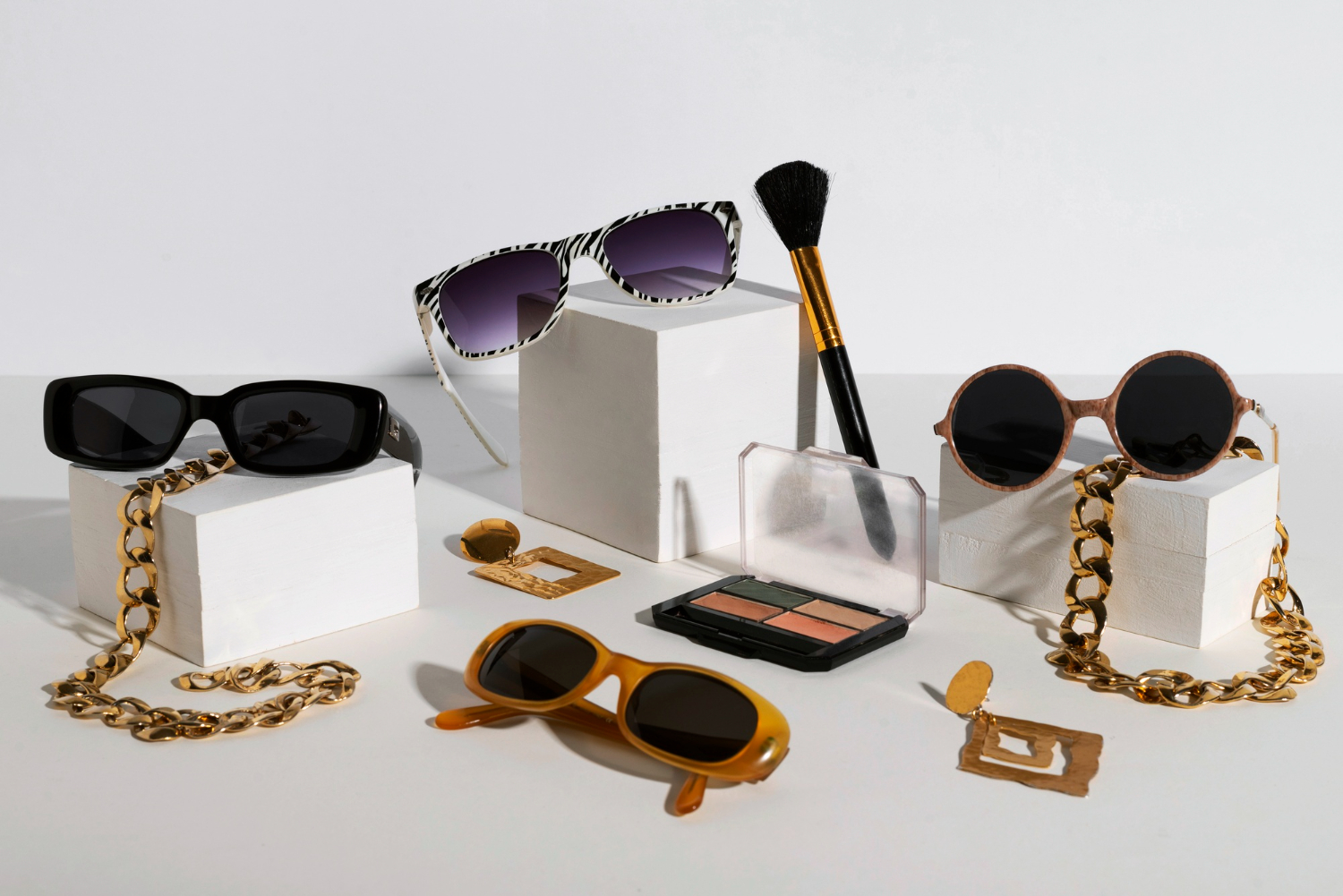 Fashion & Accessories
